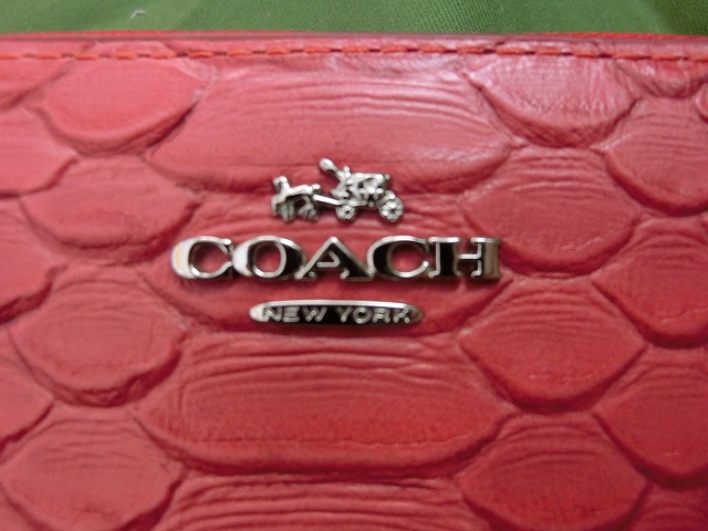 コーチ 未使用 カーフ 長財布 パイソン型押し レッド 53659