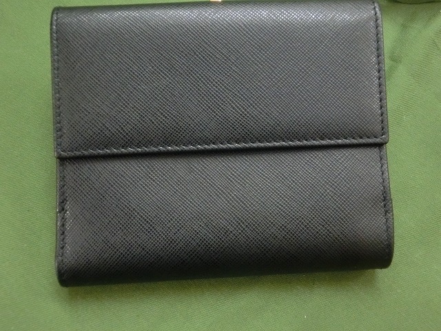 【極美品】サルヴァトーレ フェラガモ Wホック 財布 二つ折り ガンチーニ  ブラック ゴールド レザー