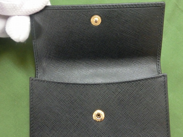 【極美品】サルヴァトーレ フェラガモ Wホック 財布 二つ折り ガンチーニ  ブラック ゴールド レザー