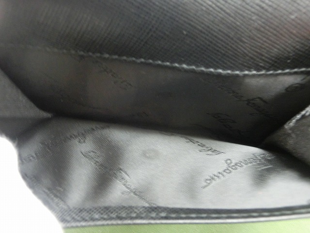 【極美品】サルヴァトーレ フェラガモ Wホック 財布 二つ折り ガンチーニ  ブラック ゴールド レザー