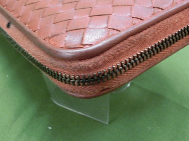 【良品】ボッテガヴェネタ 長財布(ラウンドファスナー)  イントレチャート ジップアラウンドウォレット