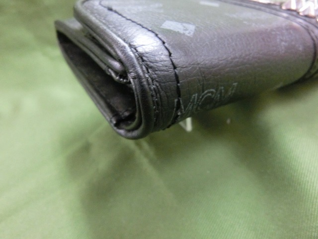 【美品】MCM (エムシーエム)   スタッズ モノグラム レザー  長財布  ヴィセトス ラウンドジップ