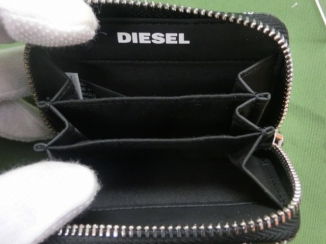 【未使用】ディーゼル  リピートロゴ ジップ付き コインポーチ  小銭入れ