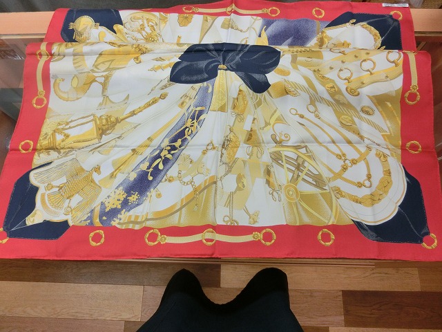 【美品】エルメス スカーフ/プリーツカレ  HERMES エルメス スカーフ 大判スカーフ 鳥 鎖 ゴールド