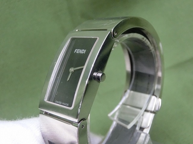 【良品】FENDI フェンディ ブラックダイアル レディース 腕時計 バングル 3250L